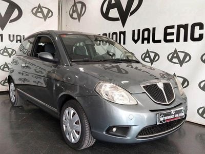 Usado Lancia Ypsilon 90 CV (66 kW) 2007 Gris / plata Utilitario
