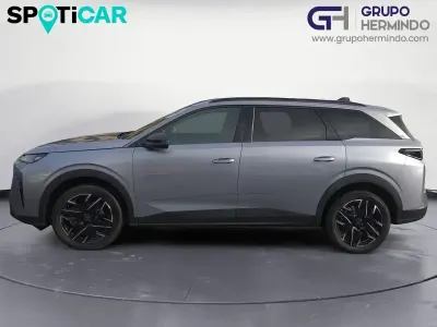 Używany Peugeot 5008 Allure 145 KM (106 kW) 2025 Szary SUV