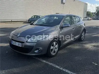 Usado Renault Mégane Expression 105 CV (77 kW) 2009 Gris / plata Berlina