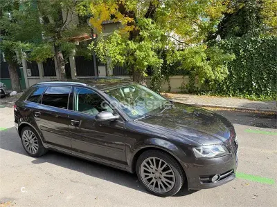 Usado Audi A3 Ambition 140 CV (102 kW) 2011 Gris / plata Utilitario