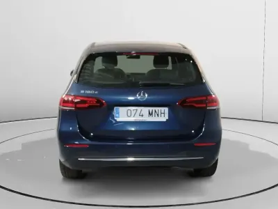 Usado Mercedes B180 116 CV (85 kW) 2019 Azul Monovolumen