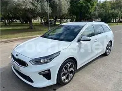 Usado Kia Ceed 136 CV (100 kW) 2021 Blanco Utilitario