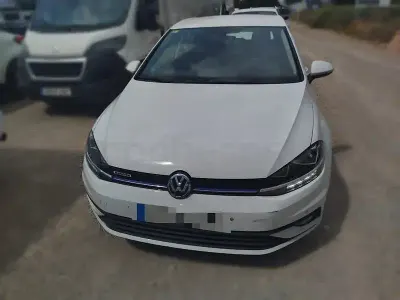 Usado VW Golf VIII Edition 131 CV (96 kW) 2020 Blanco Berlina