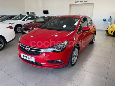 Usado Opel Astra Dynamic 110 CV (80 kW) 2015 Rojo Berlina