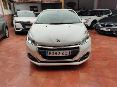 Usado Peugeot 208 Style 99 CV (72 kW) 2017 Blanco Utilitario