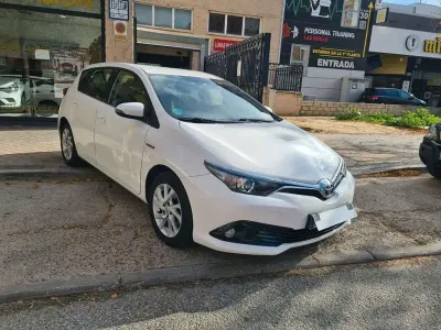 Usado Toyota Auris Hybrid