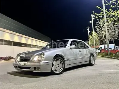 Usado Mercedes E320 Avantgarde 197 CV (144 kW) 2000 Gris / plata Berlina