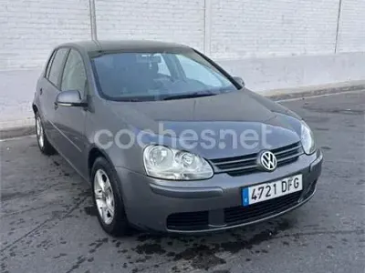 Usado VW Golf IV Sportline 105 CV (77 kW) 2005 Gris / plata Berlina