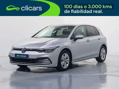 Usado VW Golf VIII Life 150 CV (110 kW) 2022 Plateado Utilitario