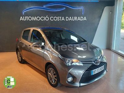 Usado Toyota Yaris Active 99 CV (72 kW) 2017 Gris / plata Berlina