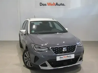 Usado Seat Arona Xperience 115 CV (84 kW) 2025 Gris SUV