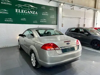 Usado Ford Focus Cabriolet Titanium 136 CV (100 kW) 2009 Gris / plata Descapotable