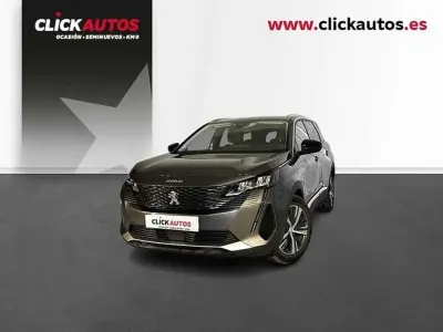 Usado Peugeot 5008 Allure 131 CV (96 kW) 2023 Gris SUV
