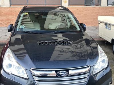 Usado Subaru Outback 150 CV (110 kW) 2013 Azul Familiar