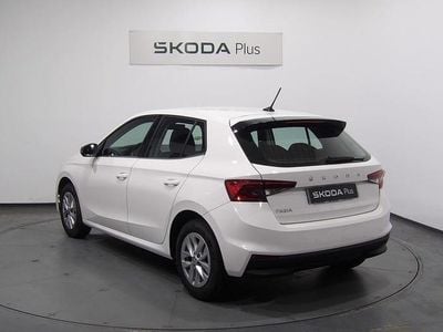 Blanco Usado 2023 Skoda Fabia Ambition Utilitario | 15.490 € (Un poco caro)