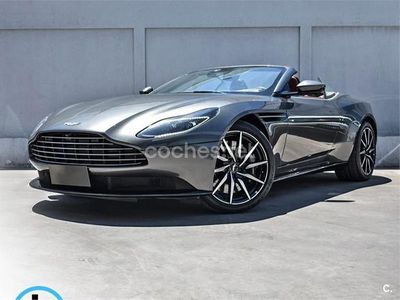 Usado Aston Martin DB11 510 CV (375 kW) 2019 Gris / plata Descapotable