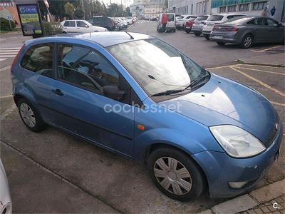 Azul Usado 2003 Ford Fiesta Ambiente Coupe | 1500 € (Precio justo)