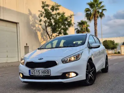 Usado Kia Ceed GT 90 CV (66 kW) 2013 Blanco Berlina