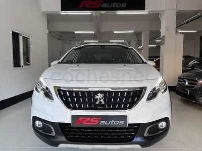 Usado Peugeot 2008 Allure 100 CV (73 kW) 2019 Blanco SUV