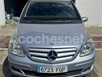Mercedes B200