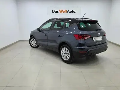 Usado Seat Arona Style 115 CV (84 kW) 2025 Gris SUV