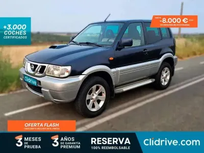 Usado Nissan Terrano 154 HP (113 kW) 2005 Azul SUV