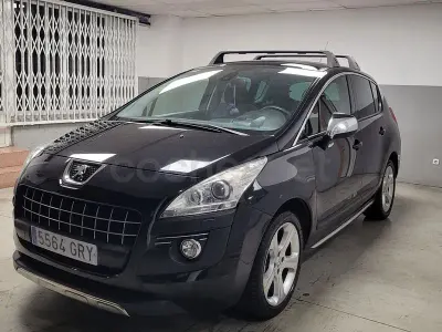 Usado Peugeot 3008 Premium 110 CV (80 kW) 2009 Negro Familiar