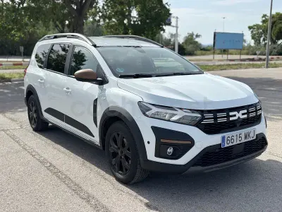 Begagnad Dacia Jogger Extreme 100 HK (73 kW) 2023 Vit Minibuss