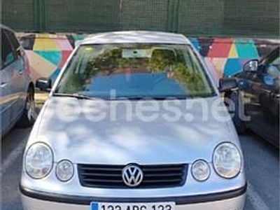 Usado VW Polo Trendline 64 CV (47 kW) 2004 Gris / plata Utilitario