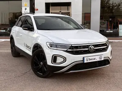 Usado VW T-Roc 116 CV (85 kW) 2025 Blanco SUV