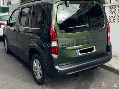 Usado Peugeot Rifter Allure 100 CV (73 kW) 2024 Verde Monovolumen