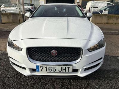 Usado Jaguar XE Pure 180 CV (132 kW) 2015 Blanco Berlina