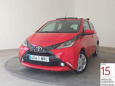 Używany Toyota Aygo X-play 69 KM (50 kW) 2015 Czerwony Hatchback