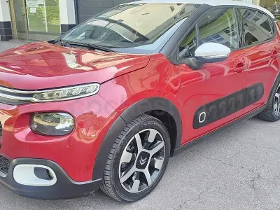 Usado Citroën C3 Feel 110 CV (80 kW) 2020 Rojo Utilitario