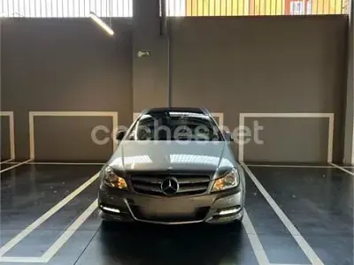 Używany Mercedes C220