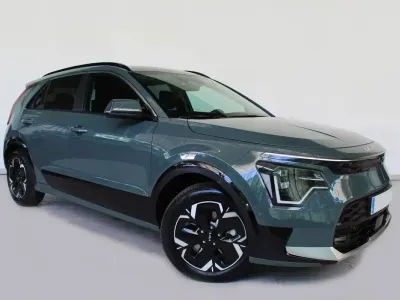 Begagnad Kia Niro 150 kW (204 HK) 2023 Grön SUV