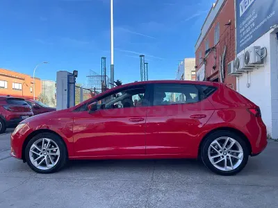 Usado Seat Leon I-Tech 150 CV (110 kW) 2013 Rojo Berlina