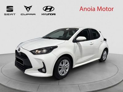Usado Toyota Yaris Hybrid Active 120 CV (88 kW) 2022 Blanco Berlina