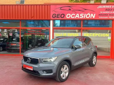 Usado Volvo XC40 Momentum 163 CV (119 kW) 2021 Gris SUV