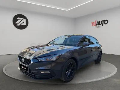 Usado Seat Leon Style 110 CV (80 kW) 2021 Gris / plata Berlina