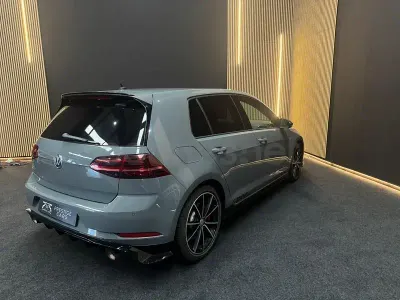 Usado VW Golf VII GTI 290 CV (213 kW) 2019 Gris / plata Berlina