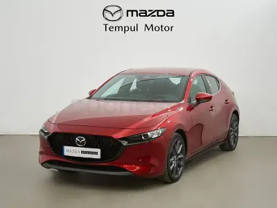 Używany Mazda 3 Center-Line 140 KM (102 kW) 2025 Czerwony Sedan/Limuzyna