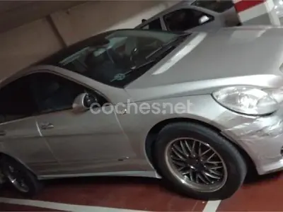 Käytetty Mercedes R320