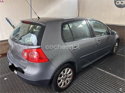 Gris / plata Usado 2006 VW Golf Highline Berlina | 4900 € (Buen precio)