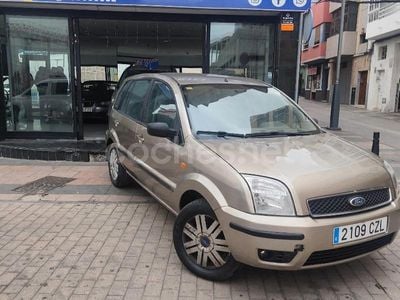 Usado Ford Fusion Trend 80 CV (58 kW) 2004 Beige Berlina