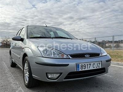 Gris / plata Usado 2003 Ford Focus Ghia Berlina | 3100 € (Precio justo)