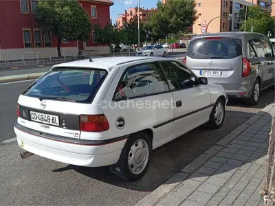 Usado Opel Astra 125 CV (91 kW) 1996 Blanco Coupe