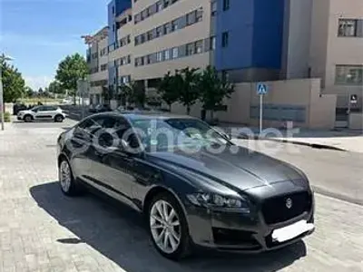 Usado Jaguar XF Prestige 250 CV (183 kW) 2018 Gris / plata Berlina