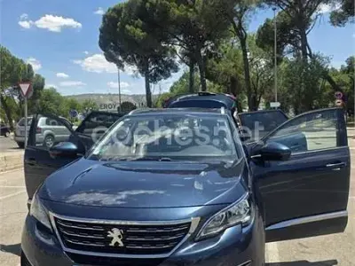 Usado Peugeot 5008 Allure 130 CV (95 kW) 2018 Azul SUV