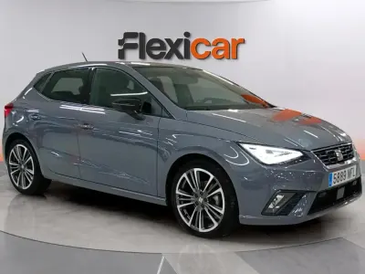 Usado Seat Ibiza FR 116 CV (85 kW) 2025 Gris Utilitario